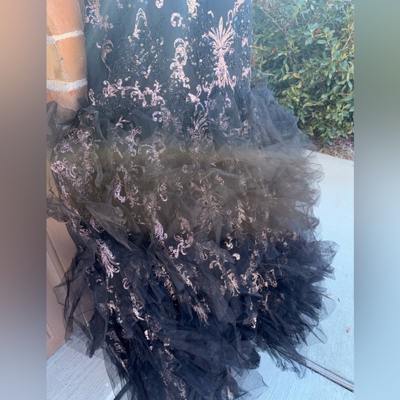 Jovani Elegant Black snd gold Strapless Gown size 12 - Picture 13 of 13